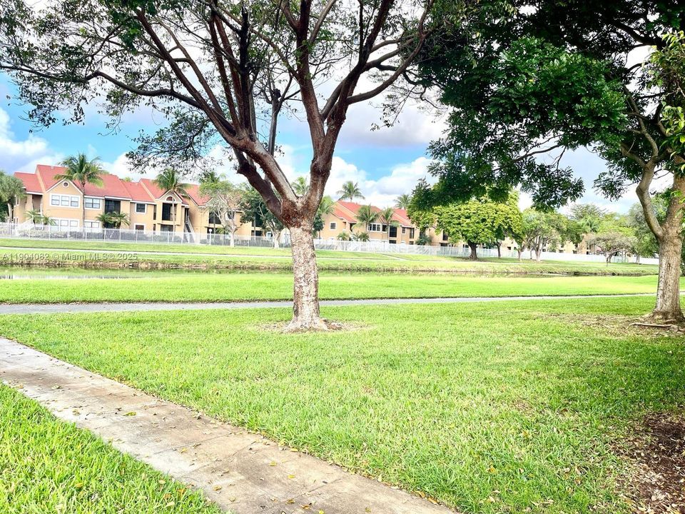 For Sale: $339,000 (2 beds, 1 baths, 1050 Square Feet)