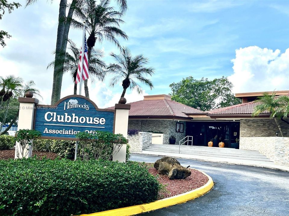 For Sale: $339,000 (2 beds, 1 baths, 1050 Square Feet)