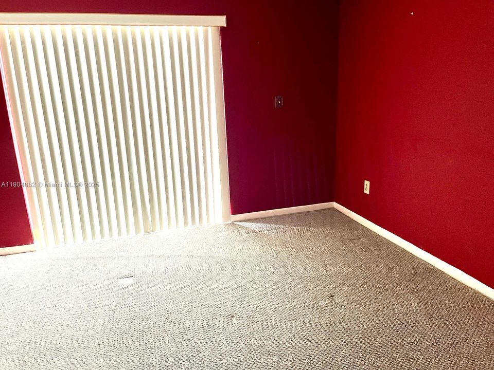 For Sale: $339,000 (2 beds, 1 baths, 1050 Square Feet)