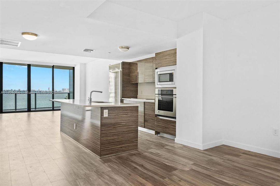 Недавно арендовано: $3,800 (2 спален, 2 ванн, 1143 Квадратных фут)