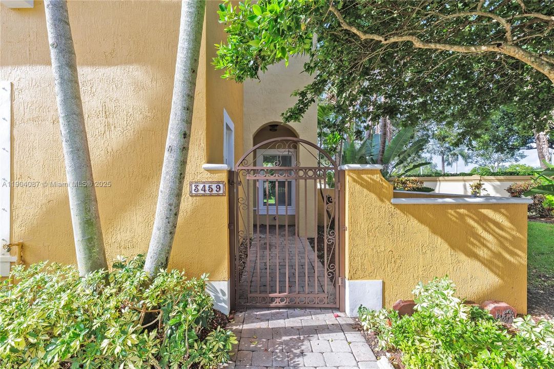 出租: $2,600 (3 贝兹, 3 浴室, 1527 平方英尺)