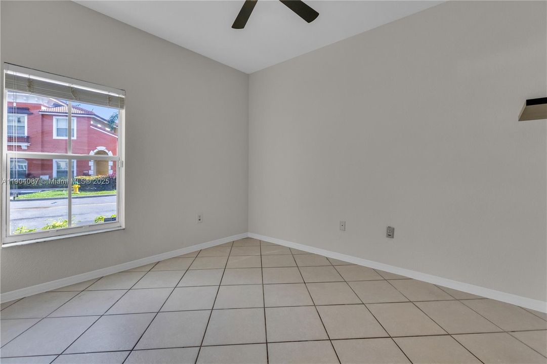 出租: $2,600 (3 贝兹, 3 浴室, 1527 平方英尺)