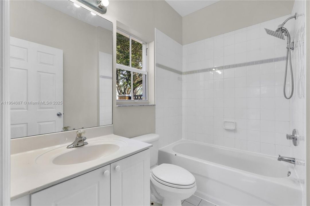 出租: $2,600 (3 贝兹, 3 浴室, 1527 平方英尺)