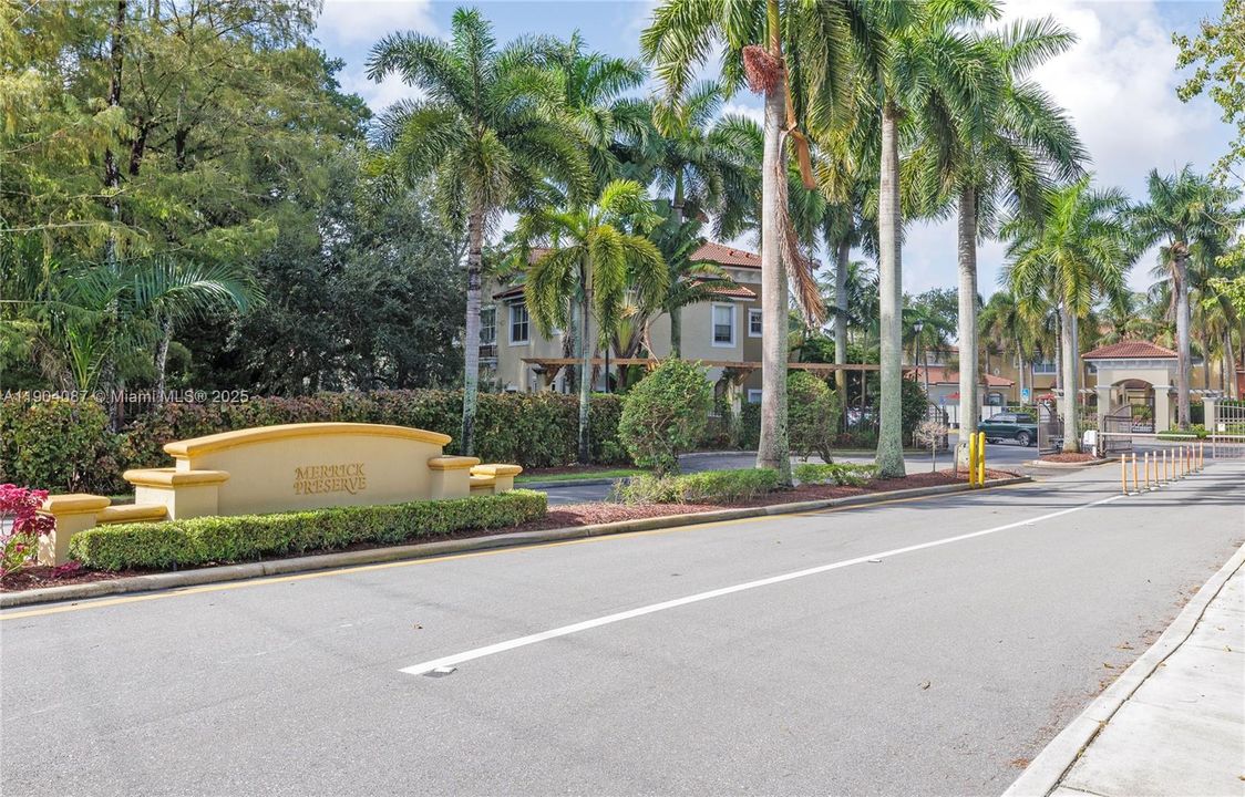 出租: $2,600 (3 贝兹, 3 浴室, 1527 平方英尺)