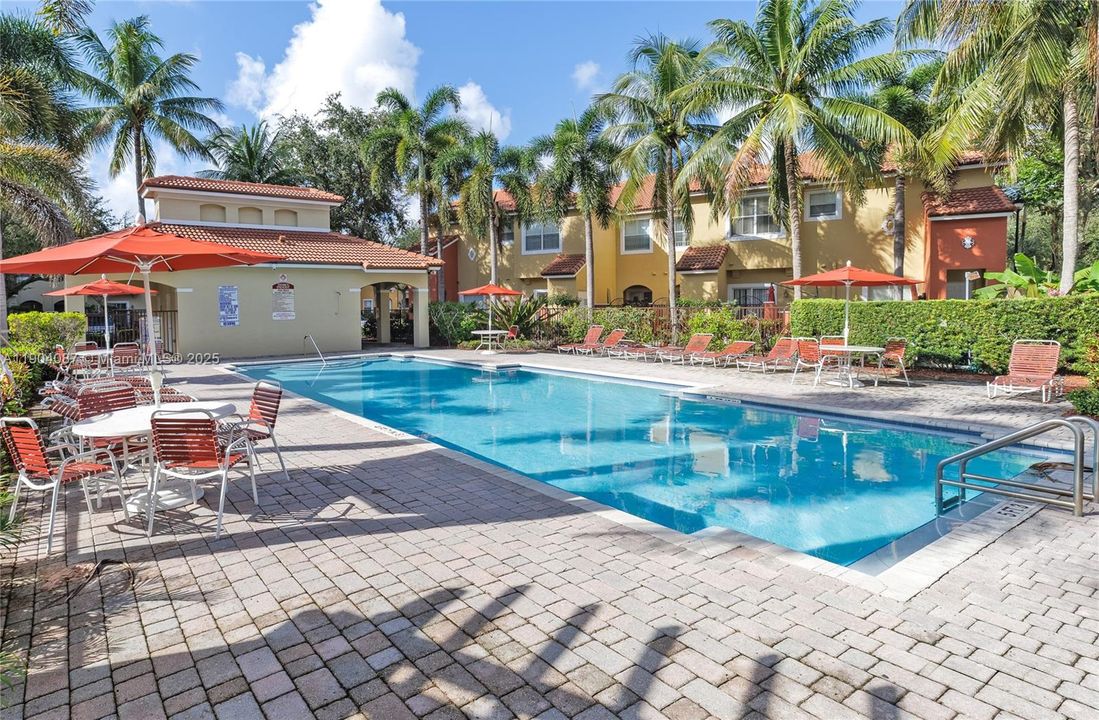 出租: $2,600 (3 贝兹, 3 浴室, 1527 平方英尺)