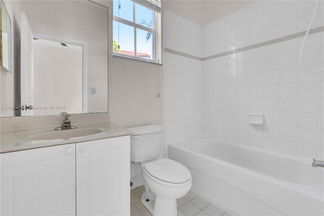 出租: $2,600 (3 贝兹, 3 浴室, 1527 平方英尺)