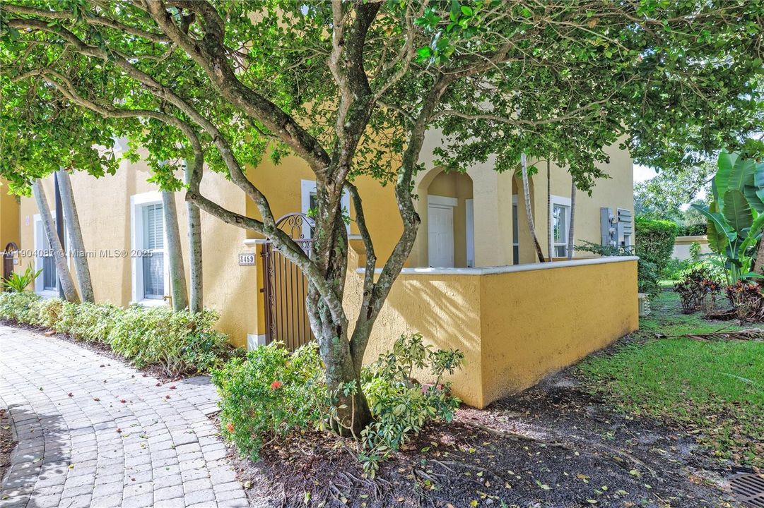 出租: $2,600 (3 贝兹, 3 浴室, 1527 平方英尺)