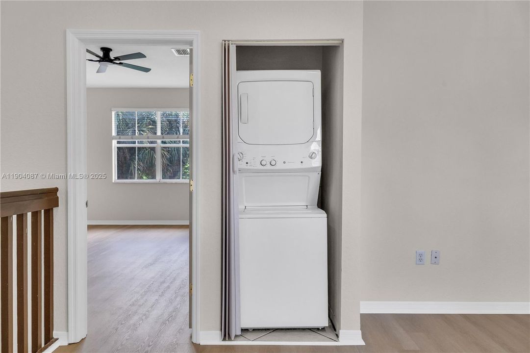 出租: $2,600 (3 贝兹, 3 浴室, 1527 平方英尺)