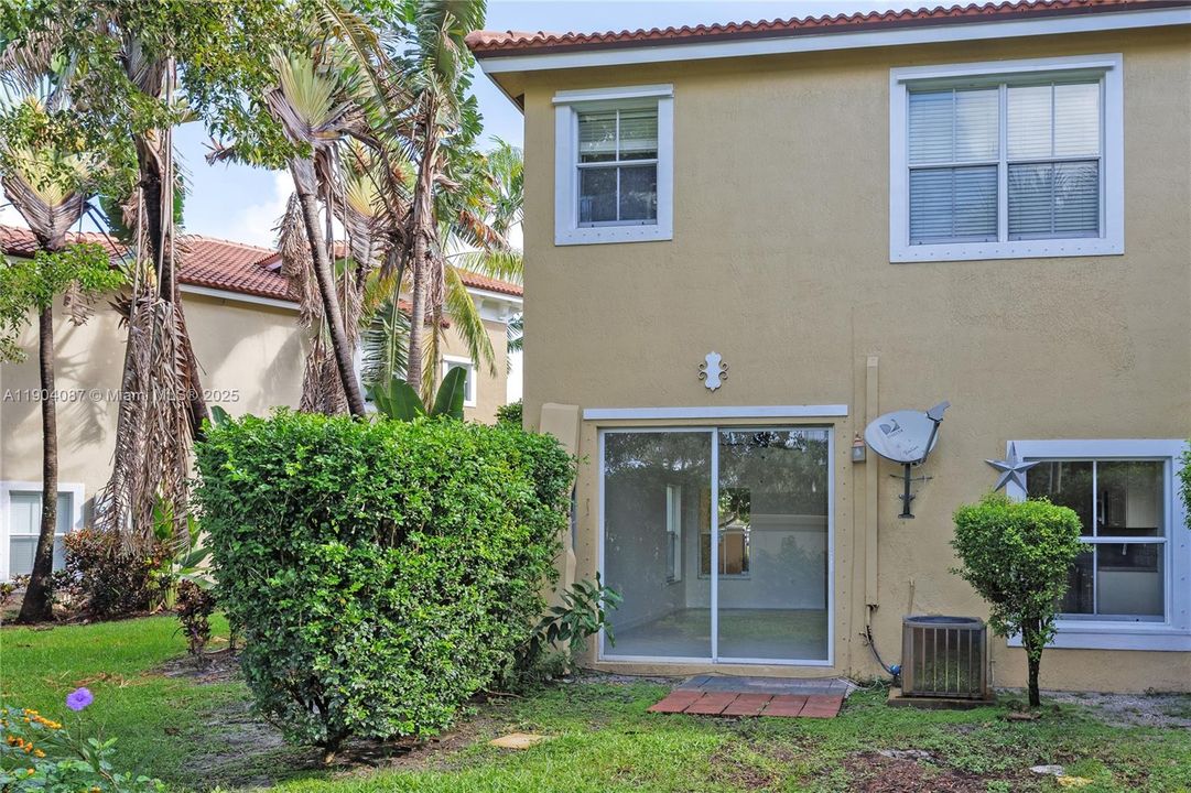 出租: $2,600 (3 贝兹, 3 浴室, 1527 平方英尺)