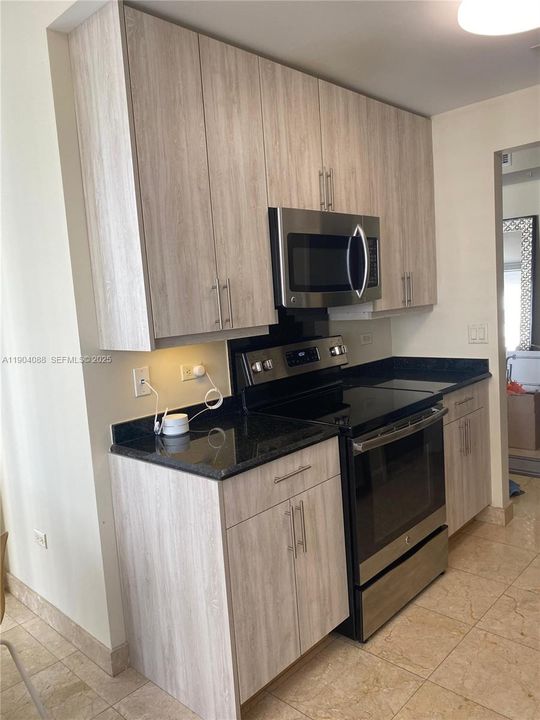 For Rent: $4,850 (2 beds, 2 baths, 1303 Square Feet)