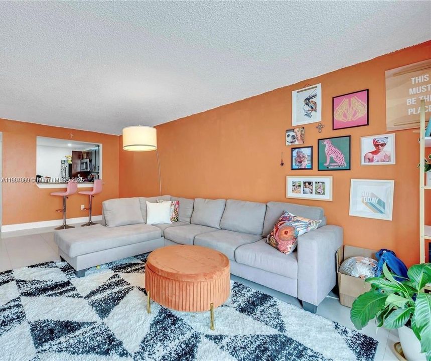 For Sale: $205,000 (2 beds, 2 baths, 1175 Square Feet)