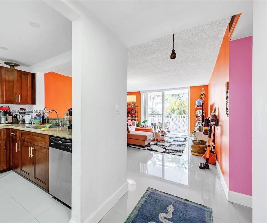 For Sale: $205,000 (2 beds, 2 baths, 1175 Square Feet)