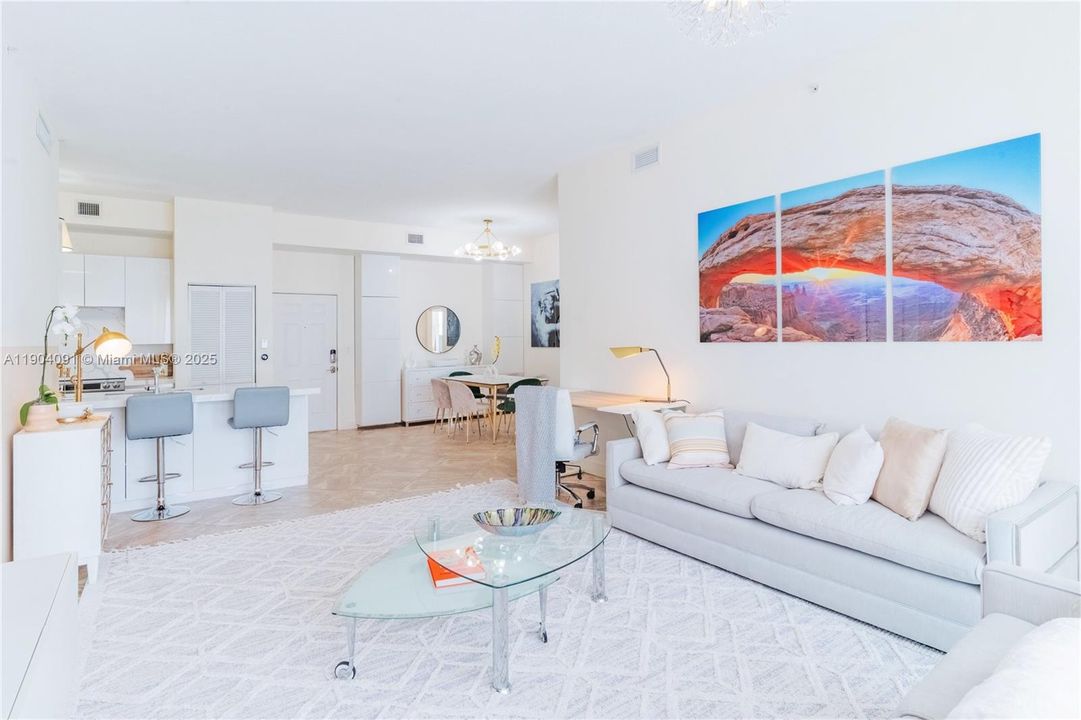 For Sale: $325,000 (2 beds, 2 baths, 1265 Square Feet)