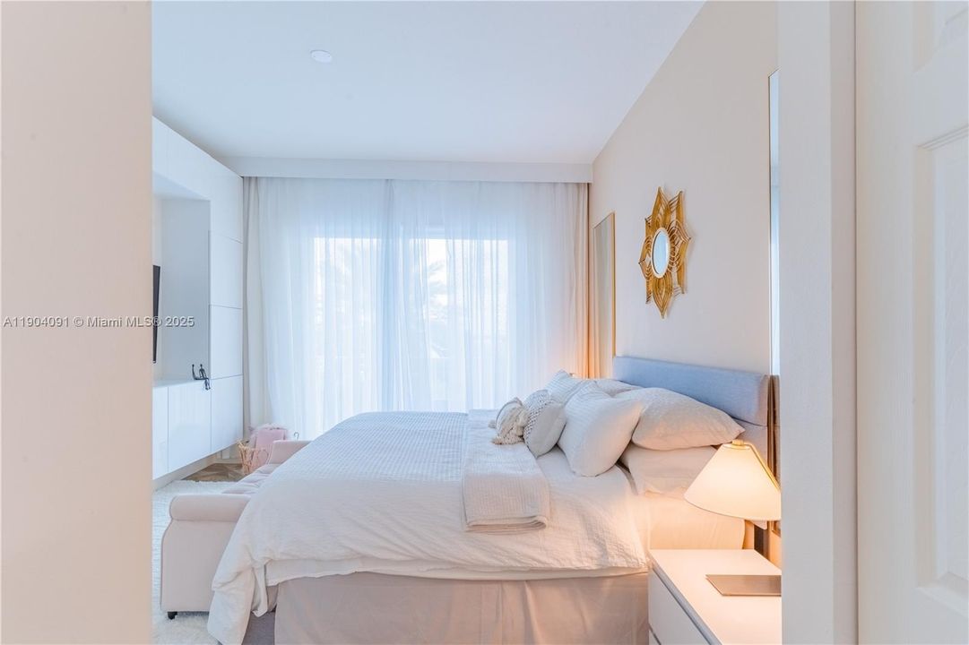 For Sale: $325,000 (2 beds, 2 baths, 1265 Square Feet)