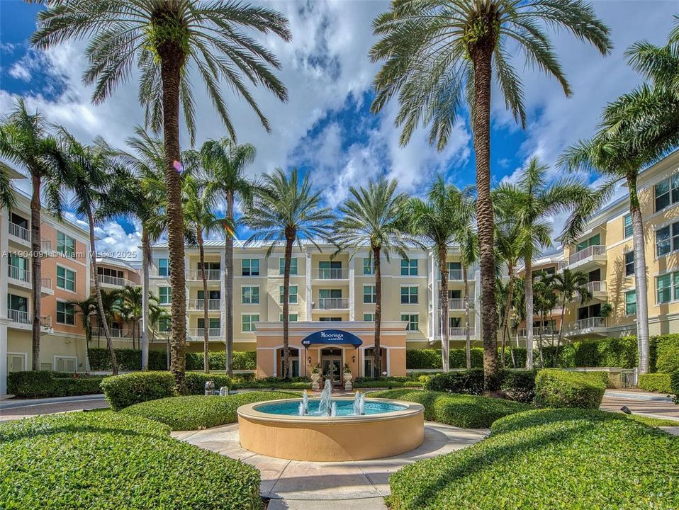 For Sale: $325,000 (2 beds, 2 baths, 1265 Square Feet)