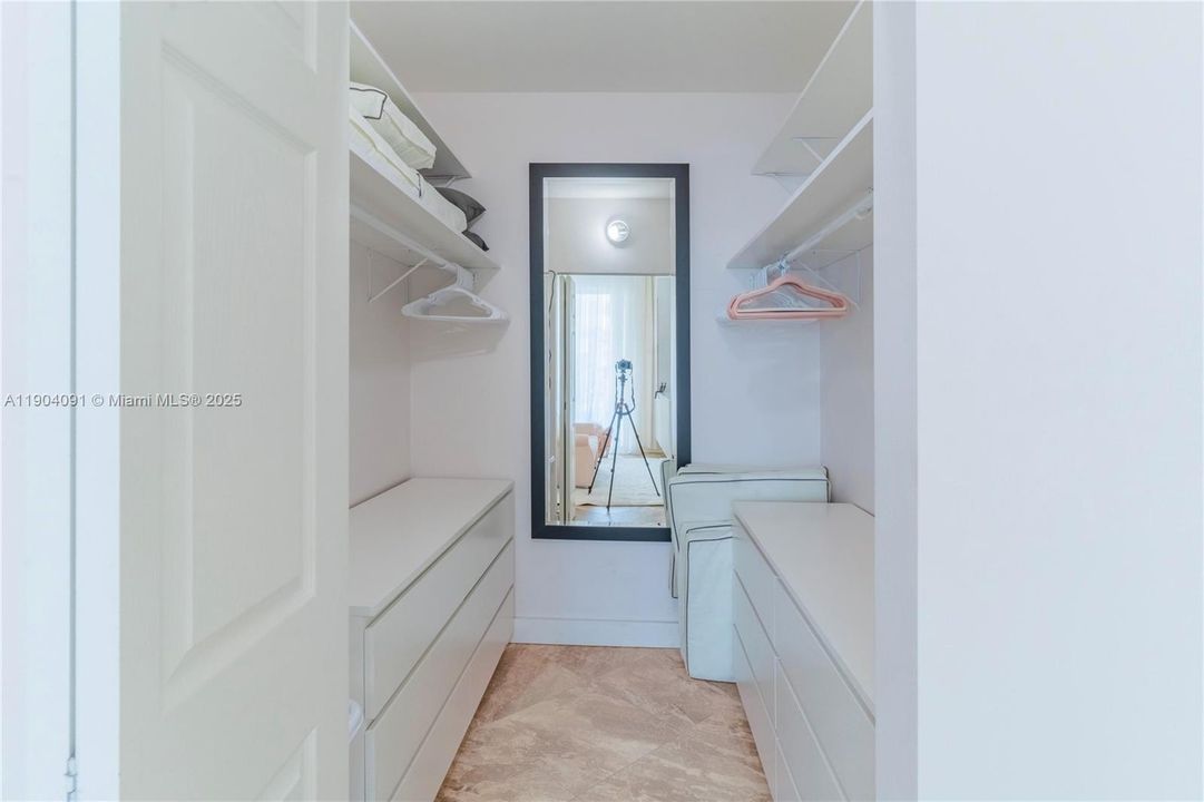 For Sale: $325,000 (2 beds, 2 baths, 1265 Square Feet)