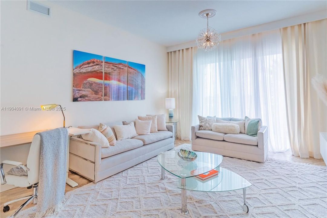 For Sale: $325,000 (2 beds, 2 baths, 1265 Square Feet)