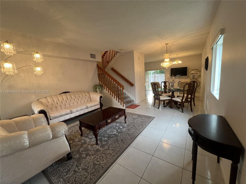 Active With Contract: $468,000 (3 beds, 2 baths, 1715 Square Feet)