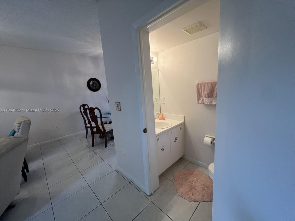 Active With Contract: $468,000 (3 beds, 2 baths, 1715 Square Feet)