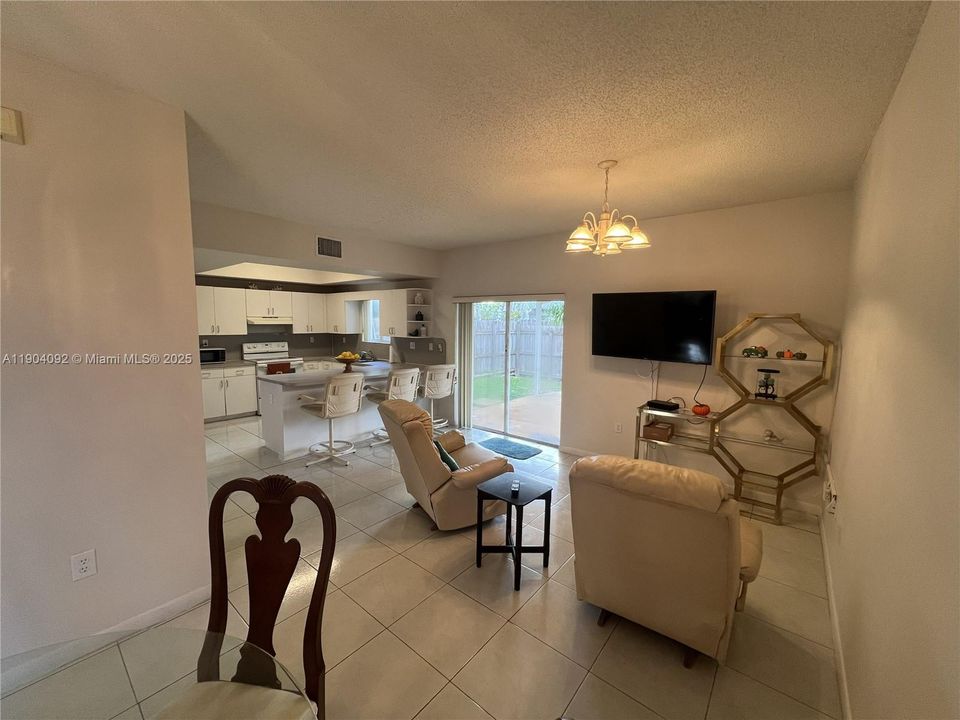 Active With Contract: $468,000 (3 beds, 2 baths, 1715 Square Feet)