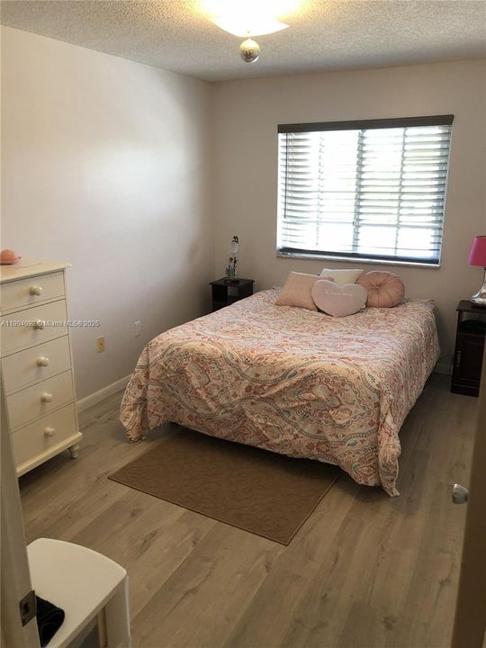 Active With Contract: $468,000 (3 beds, 2 baths, 1715 Square Feet)