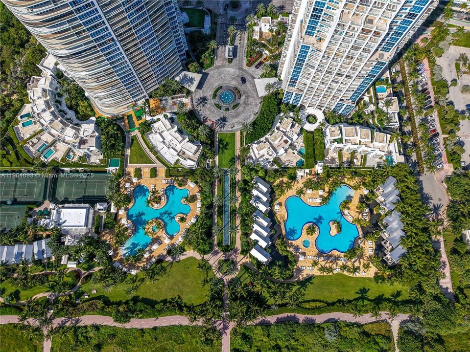 Tropical paradise meets architectural excellence.