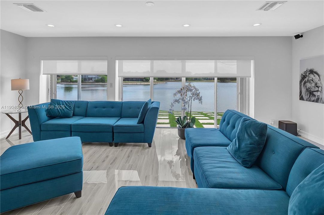 Active With Contract: $4,000 (4 beds, 3 baths, 2279 Square Feet)