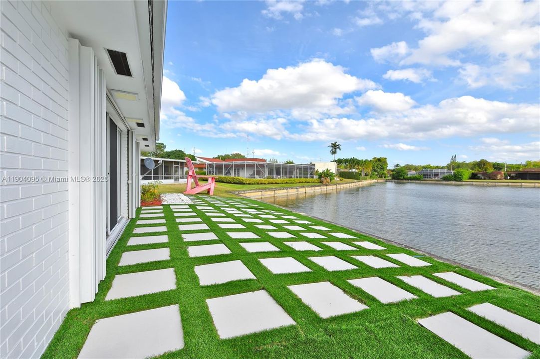 Active With Contract: $4,000 (4 beds, 3 baths, 2279 Square Feet)