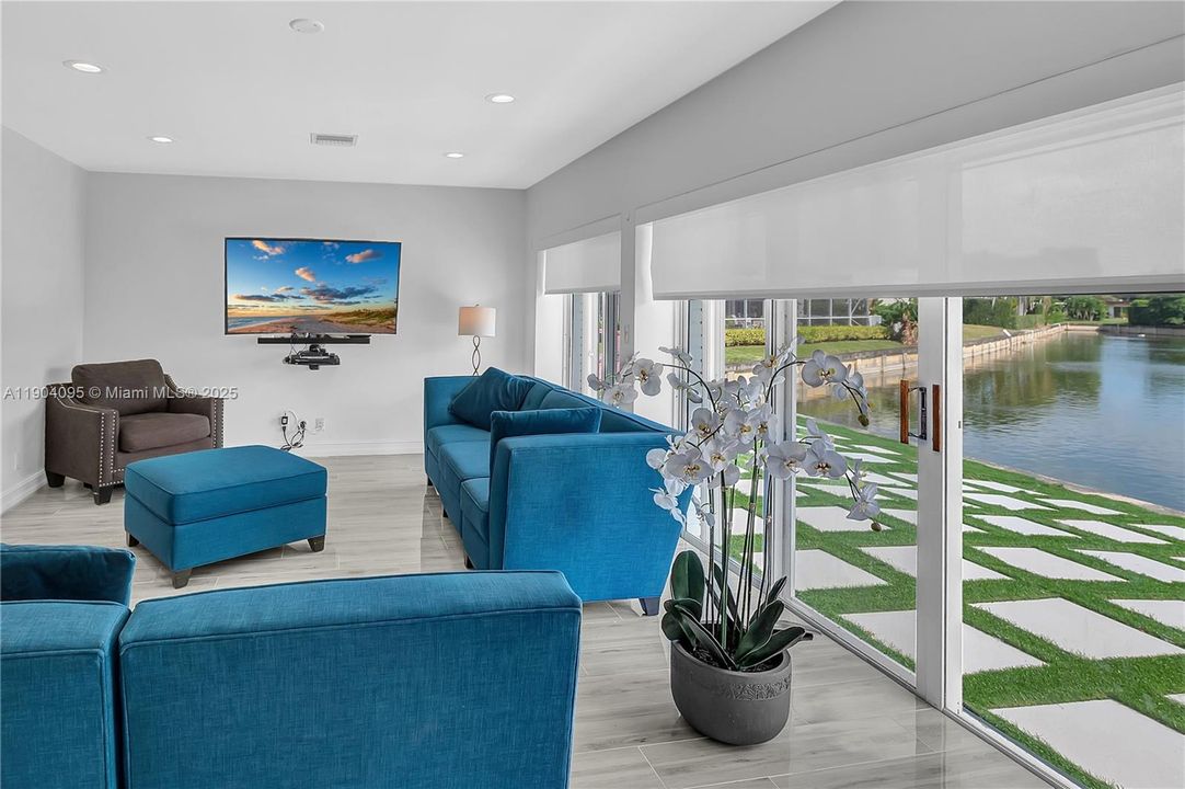 Active With Contract: $4,000 (4 beds, 3 baths, 2279 Square Feet)