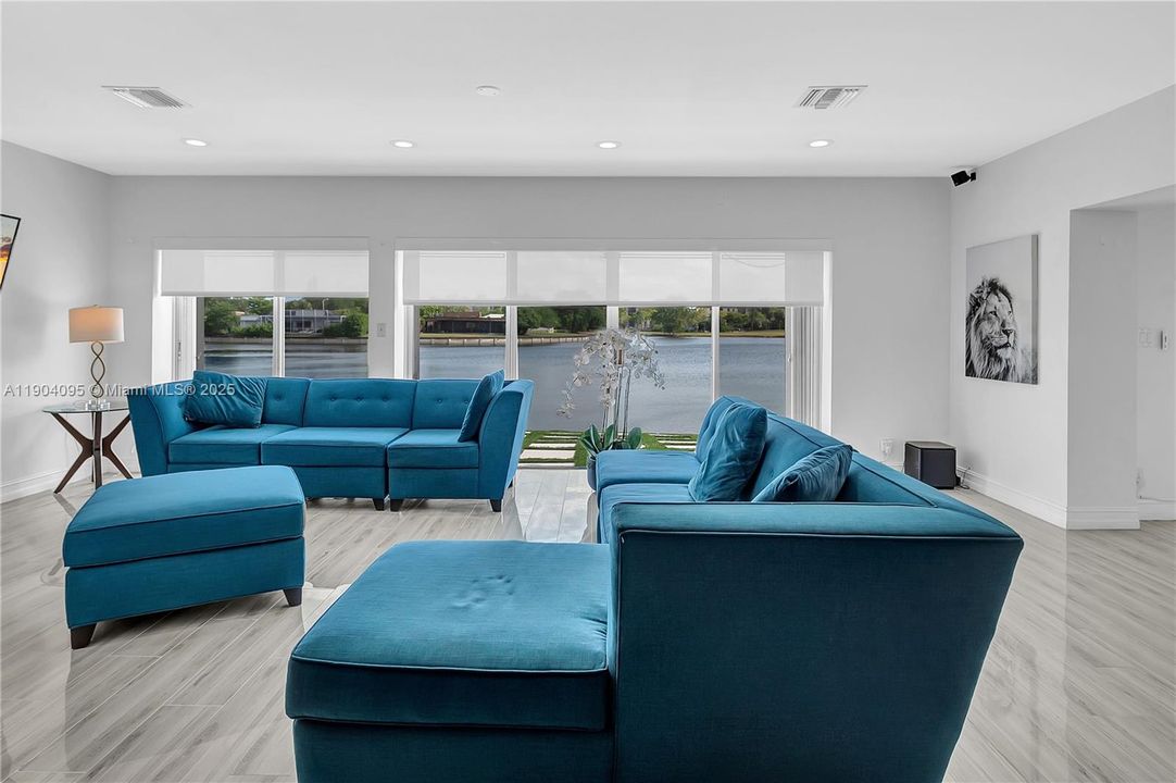 Active With Contract: $4,000 (4 beds, 3 baths, 2279 Square Feet)