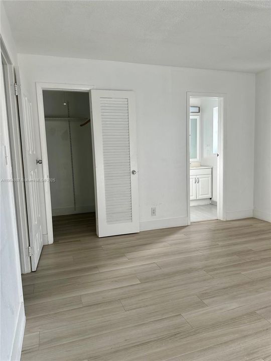 Active With Contract: $1,650 (1 beds, 1 baths, 0 Square Feet)