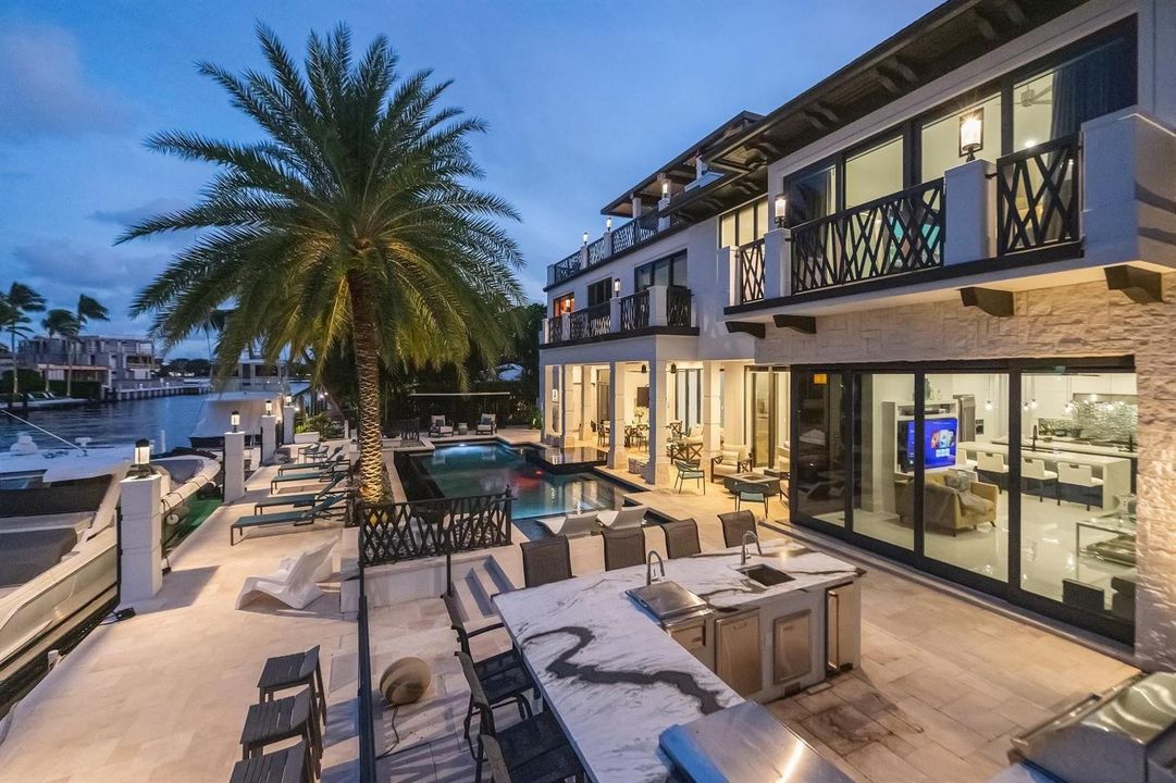 Pool & Outdoor Living Space