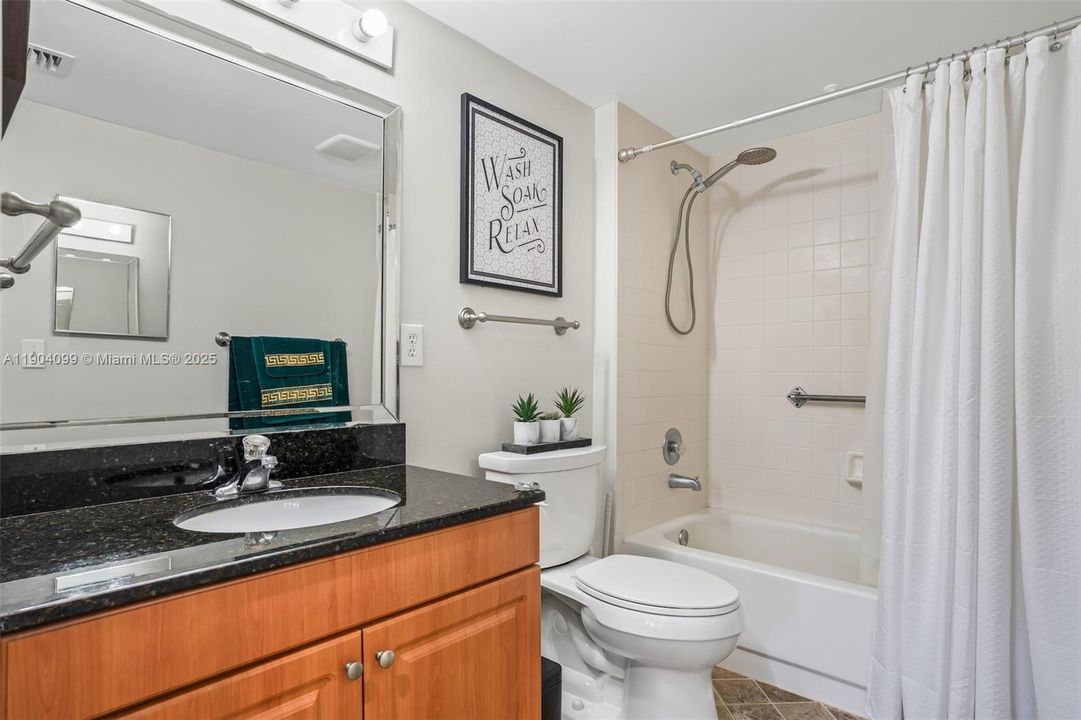 Active With Contract: $249,000 (2 beds, 2 baths, 1000 Square Feet)