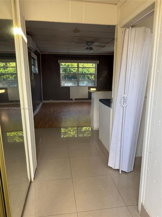 Recently Rented: $1,150 (0 beds, 1 baths, 1519 Square Feet)