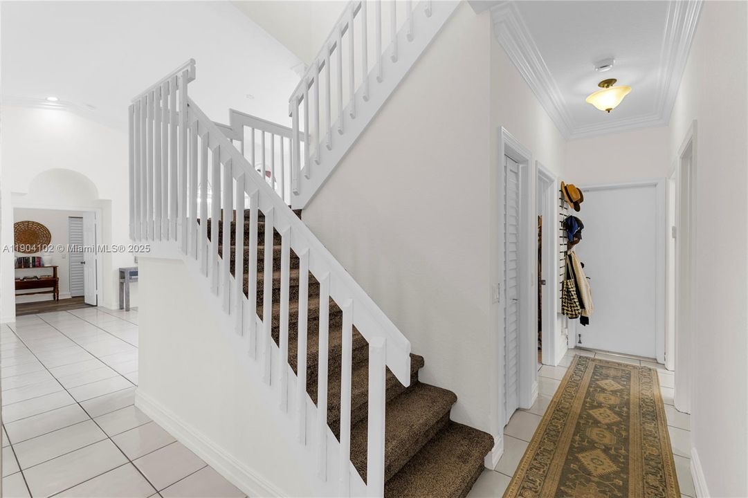 Recently Rented: $5,900 (4 beds, 3 baths, 2776 Square Feet)