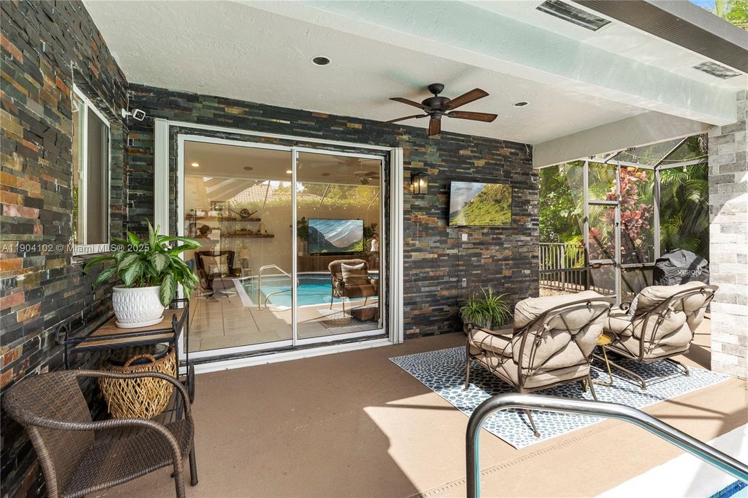 Recently Rented: $5,900 (4 beds, 3 baths, 2776 Square Feet)