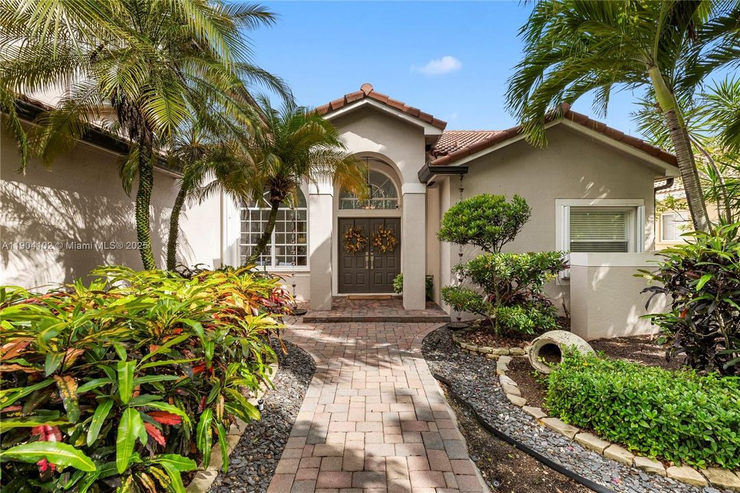 Recently Rented: $5,900 (4 beds, 3 baths, 2776 Square Feet)