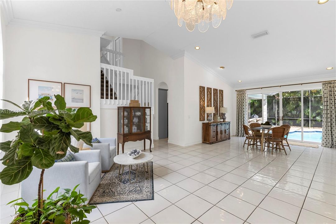 Recently Rented: $5,900 (4 beds, 3 baths, 2776 Square Feet)