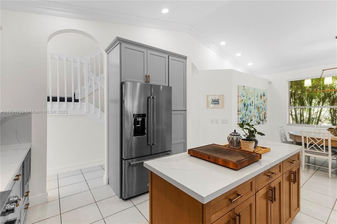 Recently Rented: $5,900 (4 beds, 3 baths, 2776 Square Feet)