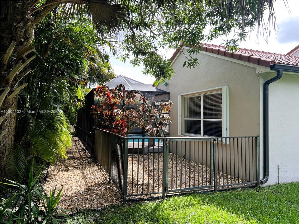 Recently Rented: $5,900 (4 beds, 3 baths, 2776 Square Feet)