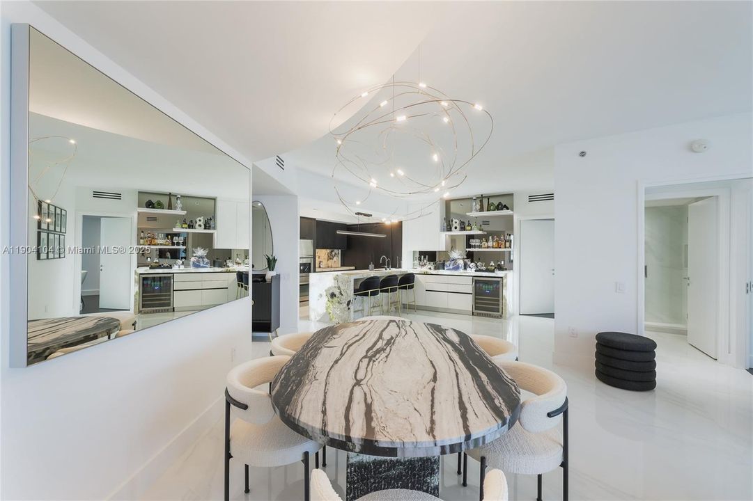 For Rent: $25,000 (3 beds, 3 baths, 2158 Square Feet)