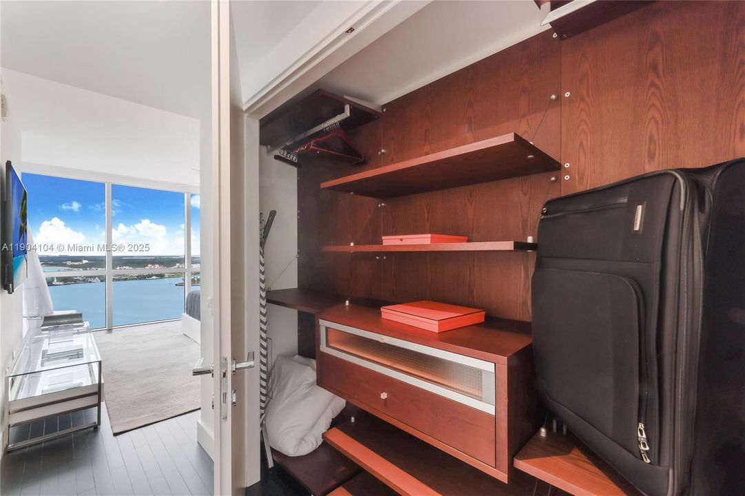 For Rent: $25,000 (3 beds, 3 baths, 2158 Square Feet)