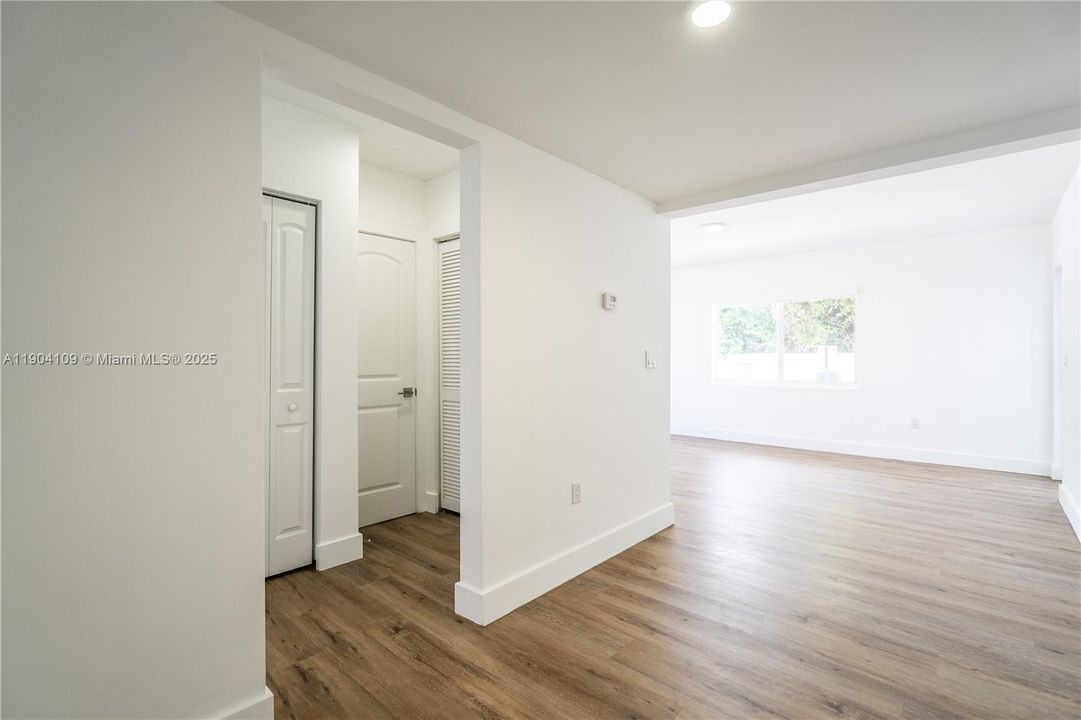 出租: $2,000 (1 贝兹, 1 浴室, 610 平方英尺)