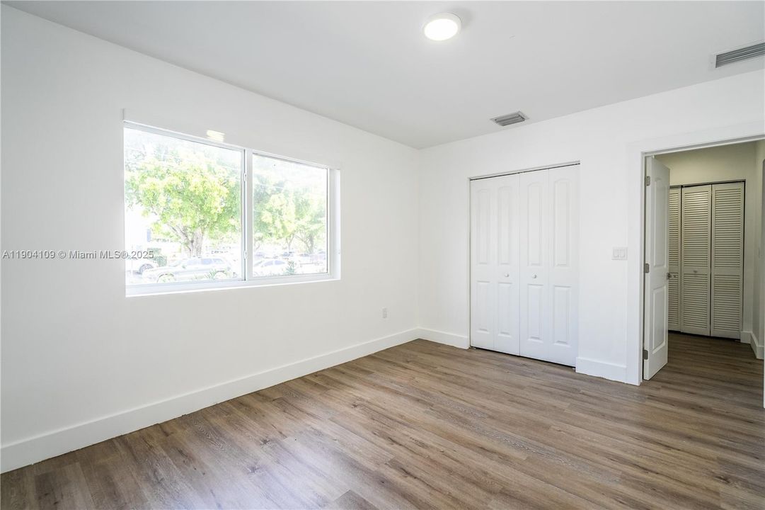 出租: $2,000 (1 贝兹, 1 浴室, 610 平方英尺)