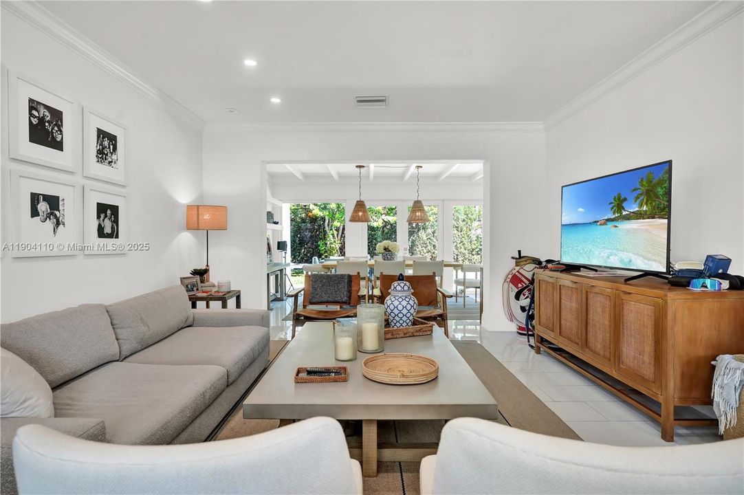 For Rent: $15,000 (4 beds, 3 baths, 2122 Square Feet)