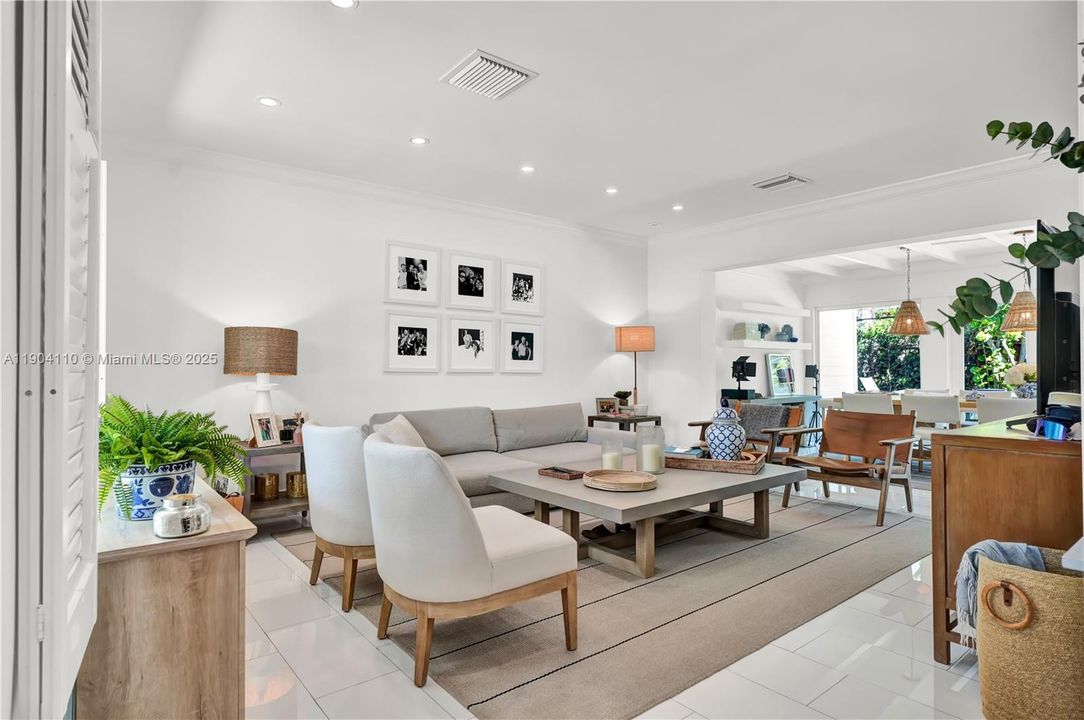 For Rent: $15,000 (4 beds, 3 baths, 2122 Square Feet)