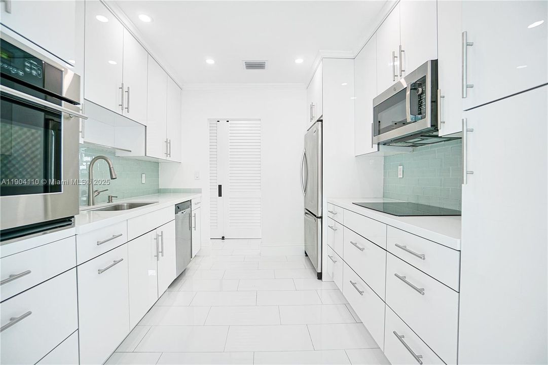 For Rent: $15,000 (4 beds, 3 baths, 2122 Square Feet)