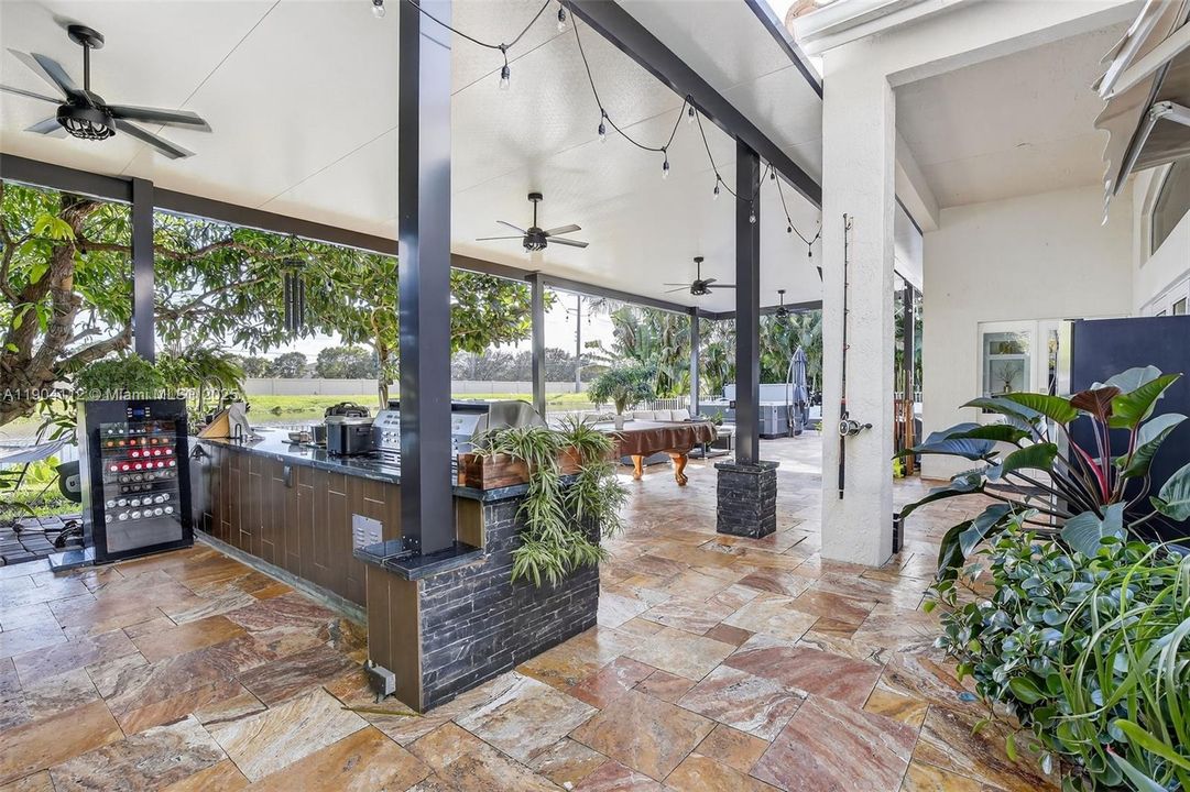 出租: $5,500 (4 贝兹, 2 浴室, 2291 平方英尺)