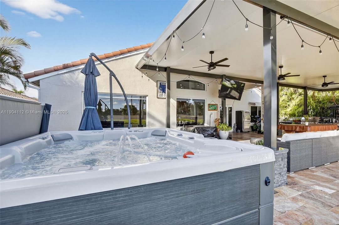 出租: $5,500 (4 贝兹, 2 浴室, 2291 平方英尺)