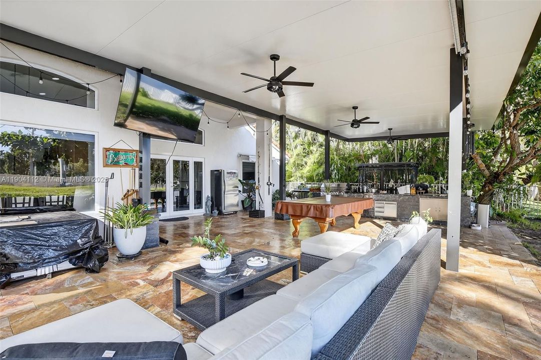 出租: $5,500 (4 贝兹, 2 浴室, 2291 平方英尺)